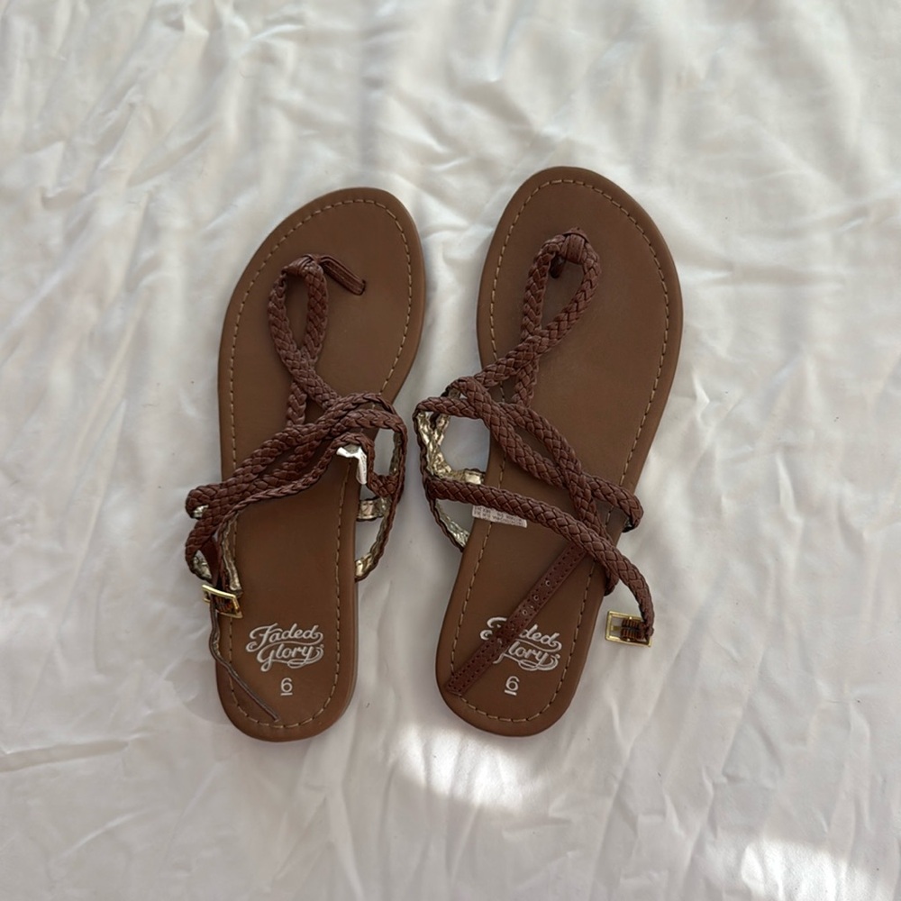 Brand new brown sandals, size 6
